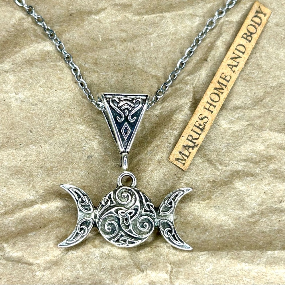 Necklace Triple Moon phases triple wave Celtic knot triquetra triskeles dainty